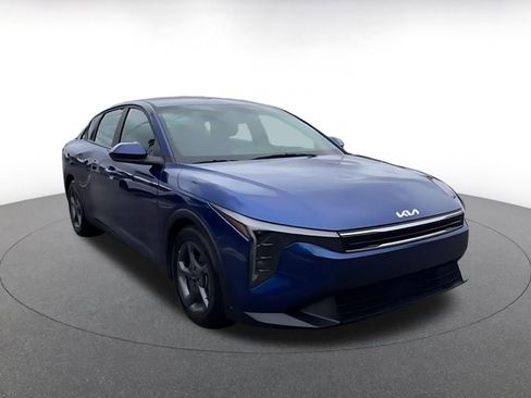 Used 2025 Kia K4 LXS image 3
