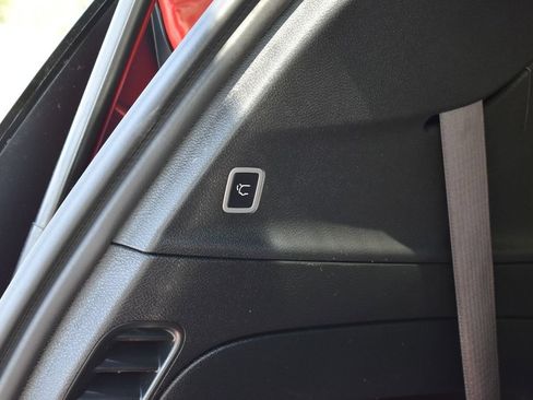 Certified 2025 Chrysler Pacifica Limited FWD image 30
