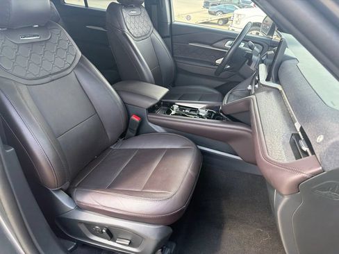 Used 2025 Ford Explorer Platinum w/ LUX Leather Package AWD/4WD image 12