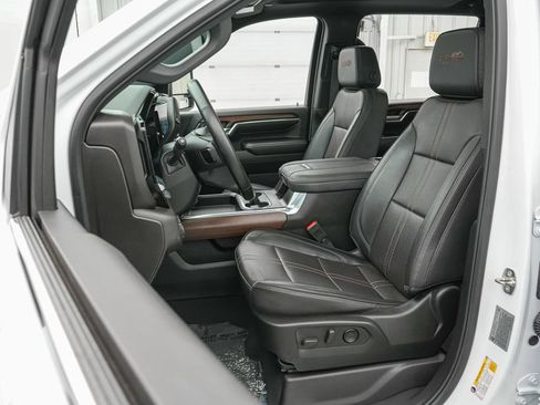 Used 2024 Chevrolet Silverado 2500 High Country w/ Technology Package AWD/4WD image 13