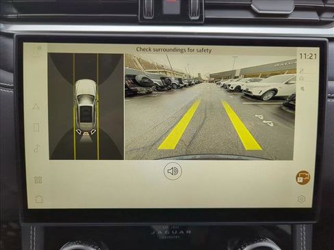 New 2025 Jaguar F-PACE R-Dynamic S image 18