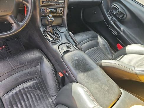 Used 2004 Chevrolet Corvette Convertible w/ Preferred Equipment Group RWD image 21