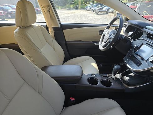 Used 2017 Toyota Avalon XLE Premium w/ Carpet Mat Package image 5