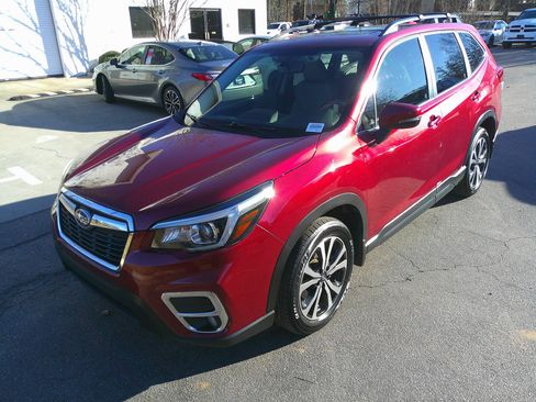 Used 2020 Subaru Forester Limited image 6