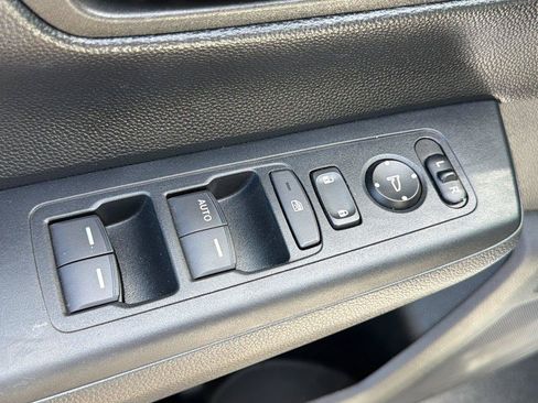 Used 2024 Honda CR-V LX image 9