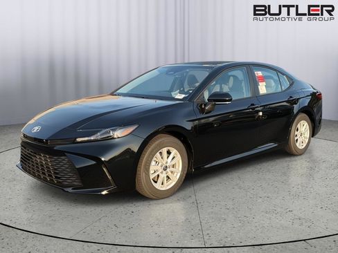 New 2026 Toyota Camry LE FWD image 1