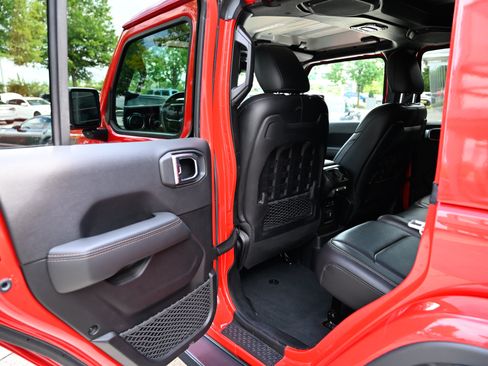 Used 2023 Jeep Wrangler Unlimited Rubicon 392 AWD/4WD image 34
