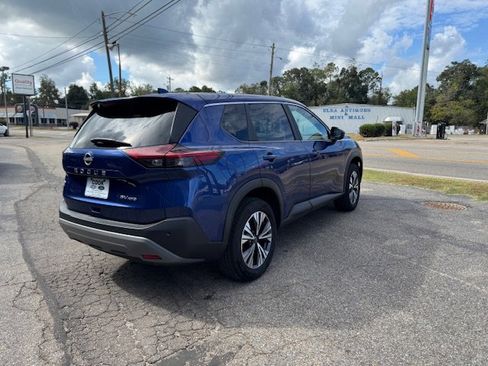 Used 2023 Nissan Rogue SV image 6