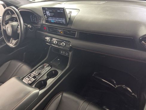 Used 2025 Honda Pilot TrailSport image 26