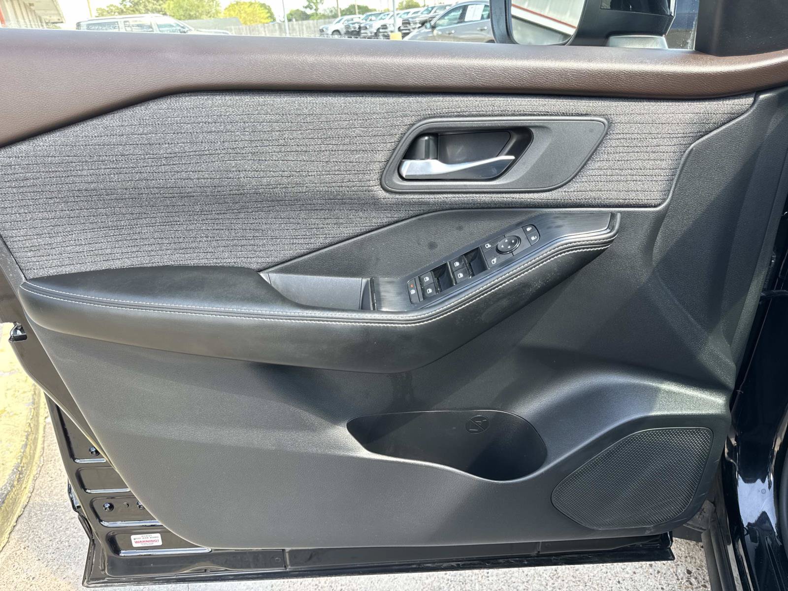 Used 2021 Nissan Rogue SV FWD image 18