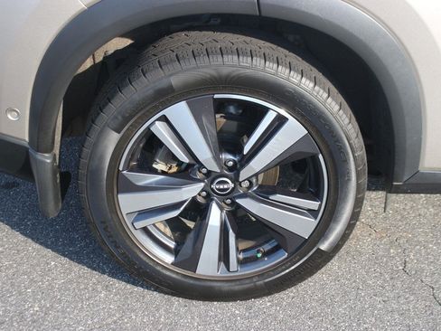 Used 2022 Nissan Rogue Platinum w/ Head-Up Display Package FWD image 39