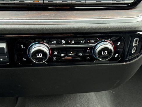 Used 2025 GMC Sierra 1500 SLT image 27