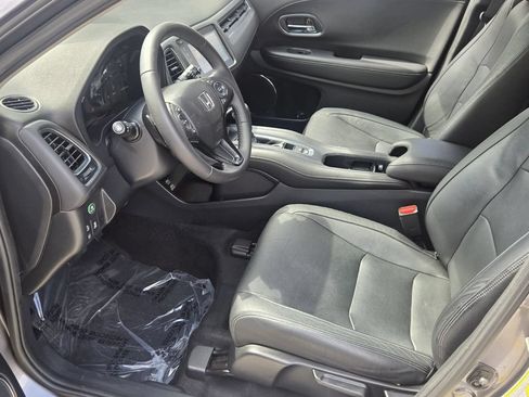 Used 2021 Honda HR-V EX-L image 10