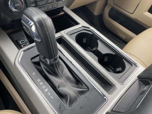 Used 2017 Ford F150 Lariat image 29