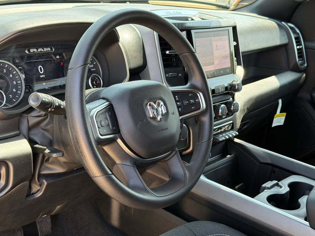New 2026 RAM 1500 Express AWD/4WD image 17