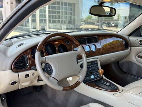 Used 1998 Jaguar XK8 Coupe image 14