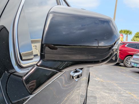 Used 2023 GMC Yukon XL Denali Ultimate w/ LPO, Floor Liner Package AWD/4WD image 11
