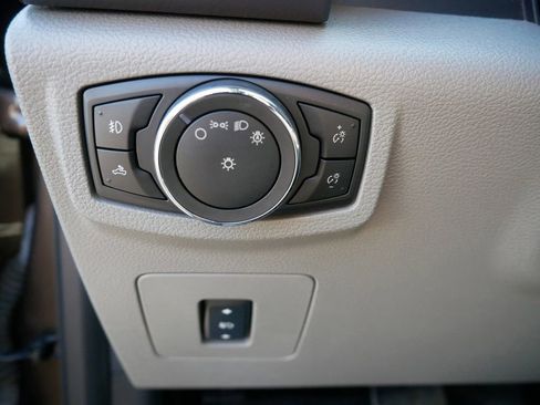 Used 2017 Ford F150 XLT w/ Equipment Group 302A Luxury image 11