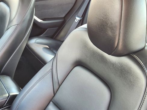 Used 2023 Tesla Model 3 Standard Range image 14