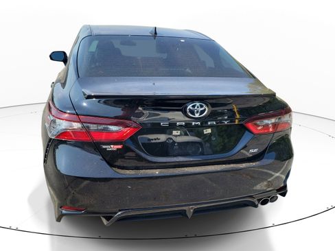 Used 2021 Toyota Camry SE FWD image 5