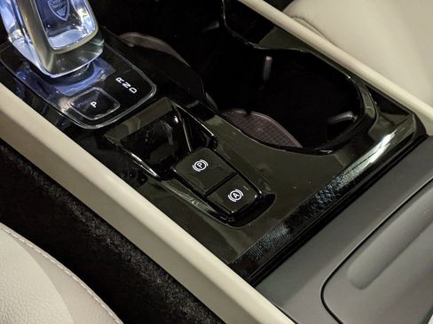 New 2026 Volvo XC40 B5 Ultra w/ Protection Package Premier image 20