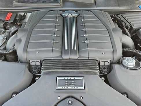 Used 2018 Bentley Bentayga AWD/4WD image 24
