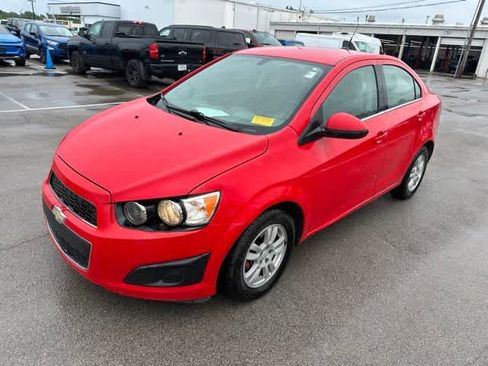 Used 2014 Chevrolet Sonic LT FWD image 2