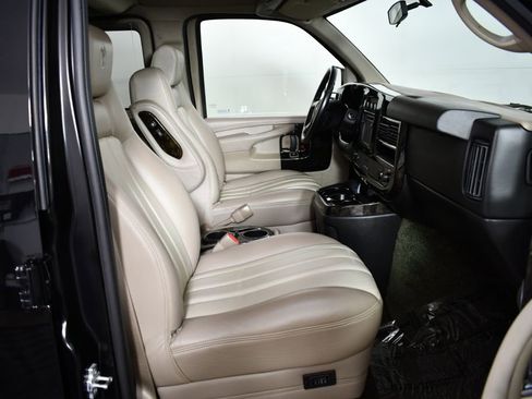 Used 2013 GMC Savana 1500 AWD image 34