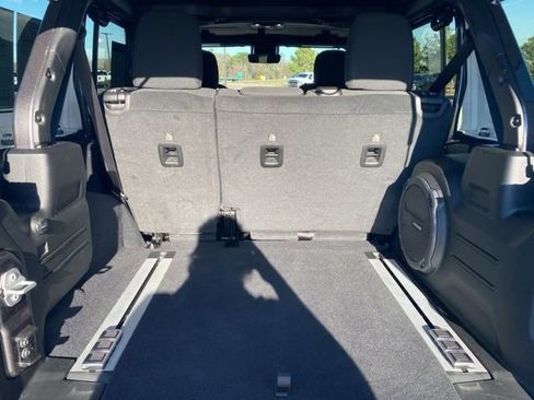 Used 2022 Jeep Wrangler Unlimited Rubicon w/ Xtreme Recon 35" Tire Package image 42