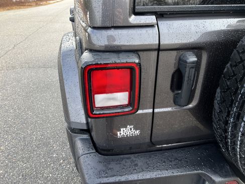 Used 2021 Jeep Wrangler Unlimited Sahara image 11