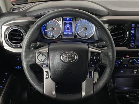 Used 2022 Toyota Tacoma SR5 AWD/4WD image 15