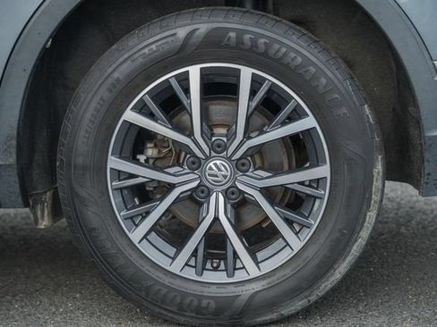Used 2020 Volkswagen Tiguan SEL AWD/4WD image 15