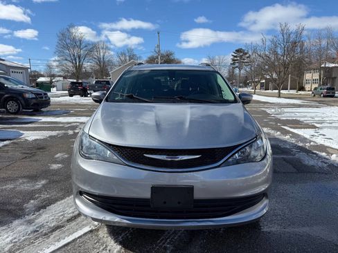 Used 2020 Chrysler Voyager Lxi image 8