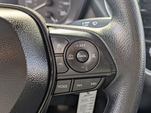 Used 2025 Toyota Corolla LE image 28