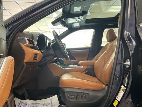 Used 2021 Toyota Highlander Platinum AWD/4WD image 20