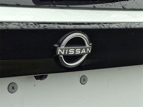 Used 2025 Nissan Kicks SV image 29