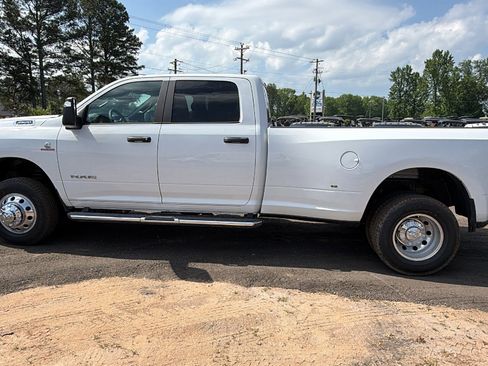 New 2026 RAM 3500 Big Horn AWD/4WD image 11