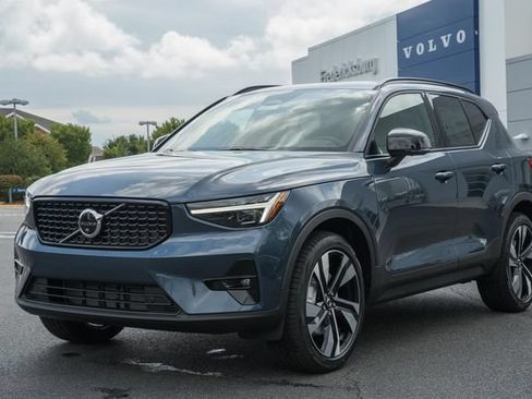 New 2026 Volvo XC40 B5 Ultra w/ Climate Package AWD/4WD image 3