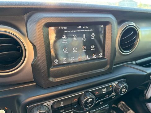 Used 2019 Jeep Wrangler Unlimited Sport S AWD/4WD image 21