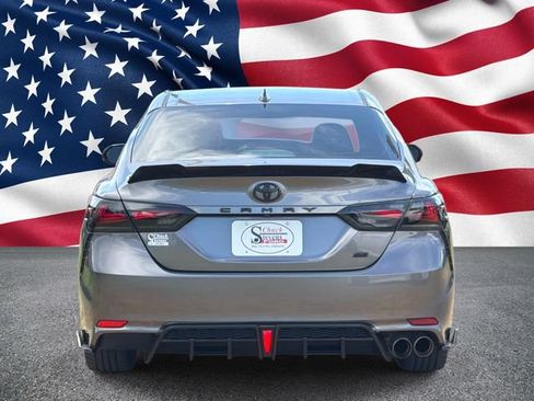 Used 2021 Toyota Camry SE FWD image 4