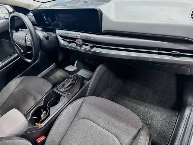 Used 2025 Kia K4 FWD image 27
