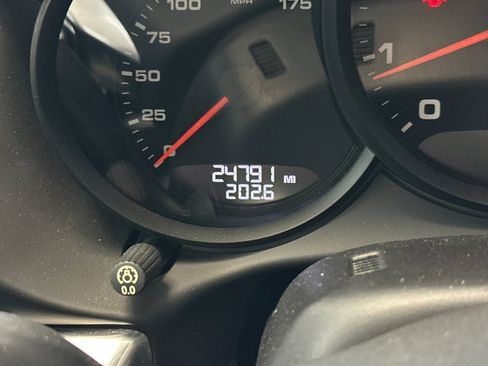 Used 2016 Porsche Cayman RWD image 21