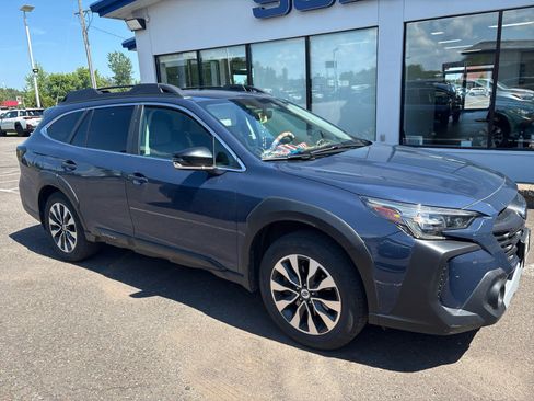 Used 2023 Subaru Outback Limited AWD/4WD image 6