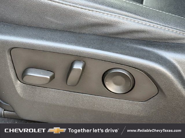 Used 2023 Chevrolet Suburban Z71 w/ Luxury Package AWD/4WD image 31