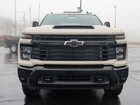 New 2026 Chevrolet Silverado 1500 Custom Trail Boss w/ LPO, Dark Essentials Package image 2