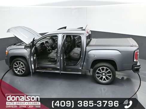Used 2021 GMC Canyon Denali image 26