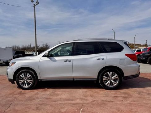 Used 2020 Nissan Pathfinder SV FWD image 6