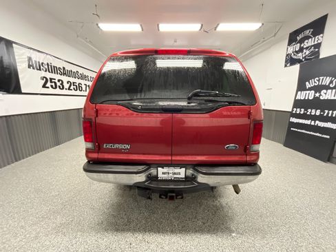 Used 2004 Ford Excursion XLT image 4