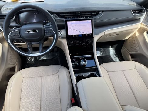 Used 2024 Jeep Grand Cherokee L Limited w/ Luxury Tech Group II image 13