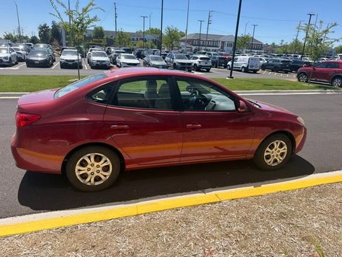 Used 2010 Hyundai Elantra GLS FWD image 11